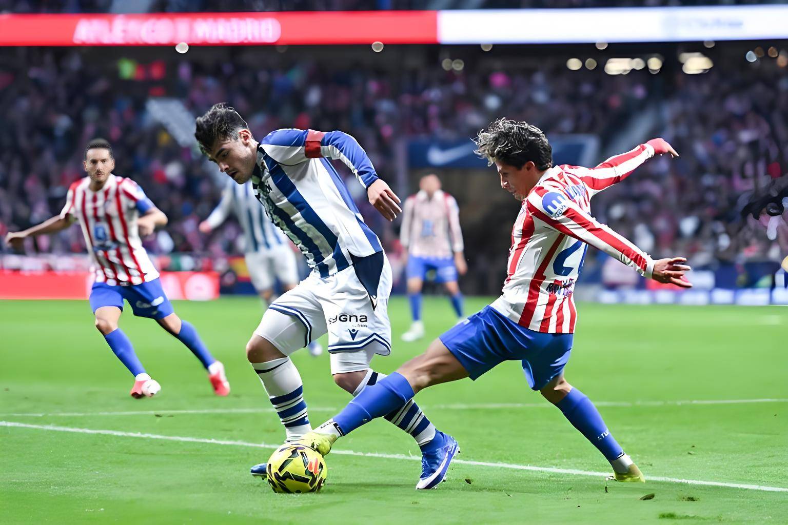  重磅！加时末段亚特兰大调整名单以备欧篮联今夜法兰克福备战欧联，今晚皇家社会调整名单以备欧篮联